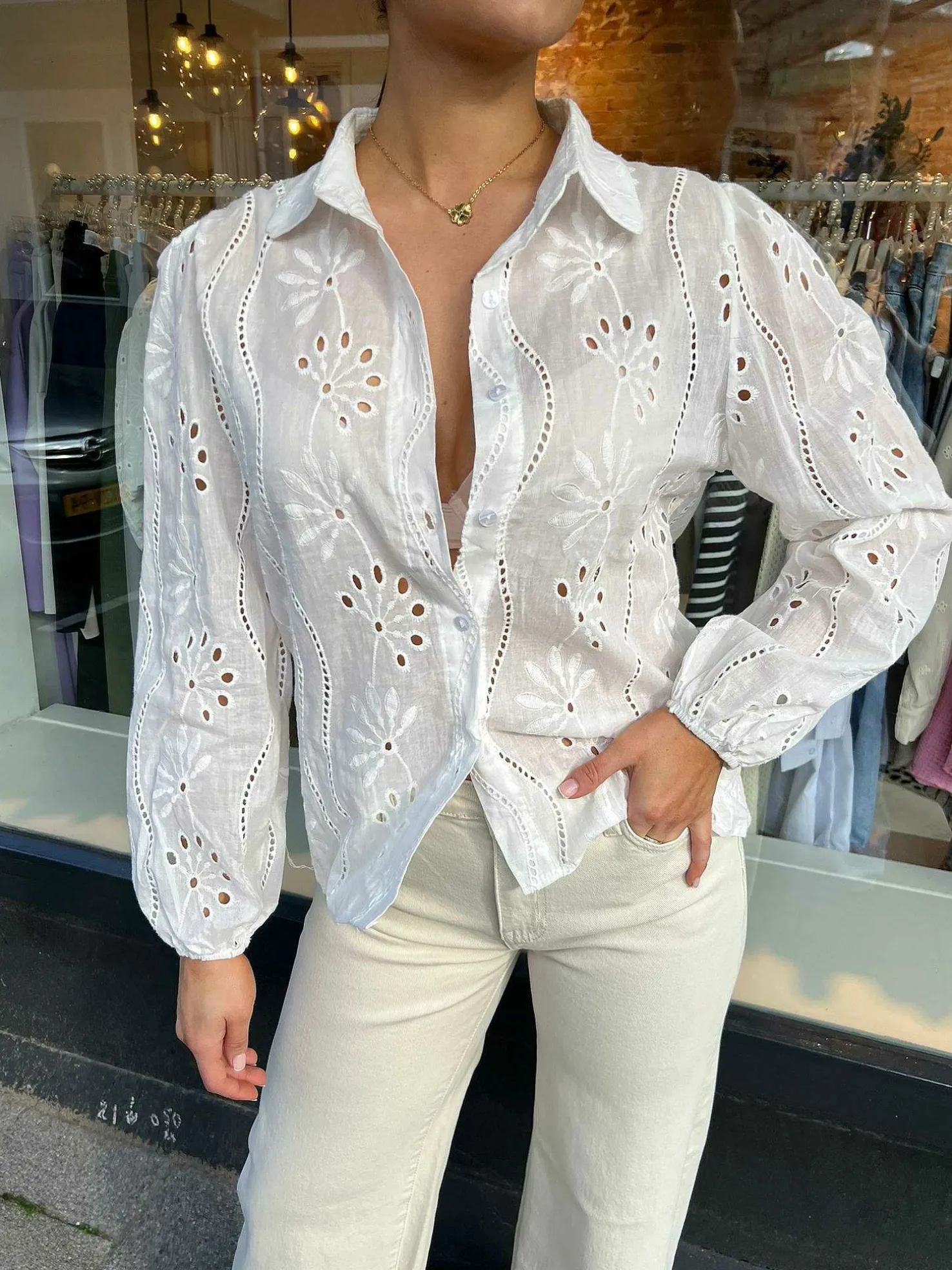 LOF Boutique Tops & Blousjes>Dionne Broderie Blouse