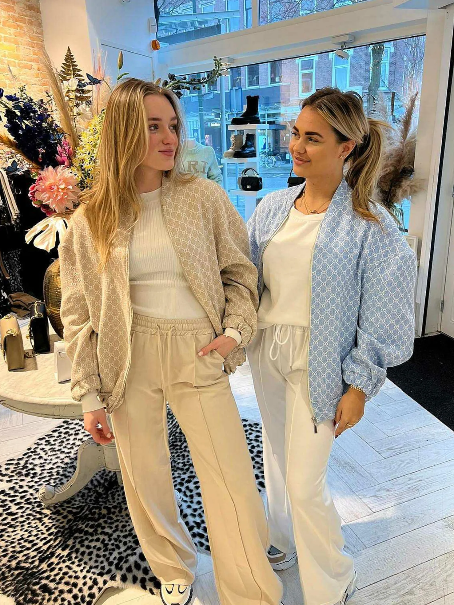 LOF Boutique Jassen>Inspired Bomber Jacket Beige