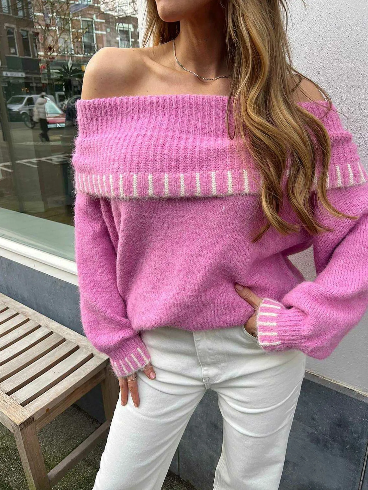 LOF Boutique Truien>Julia Off Shoulder Sweater Pink