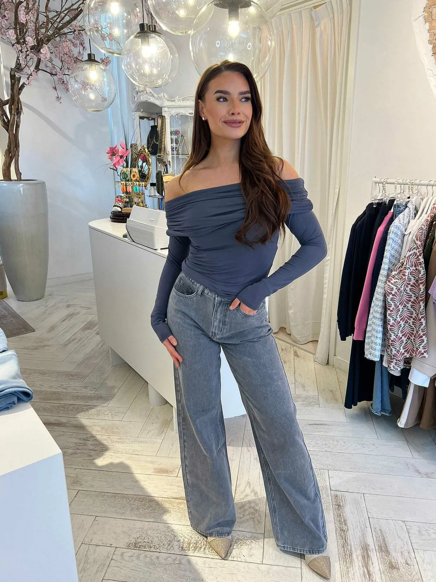 LOF Boutique Tops & Blousjes>Lana Off Shoulder Top Grey