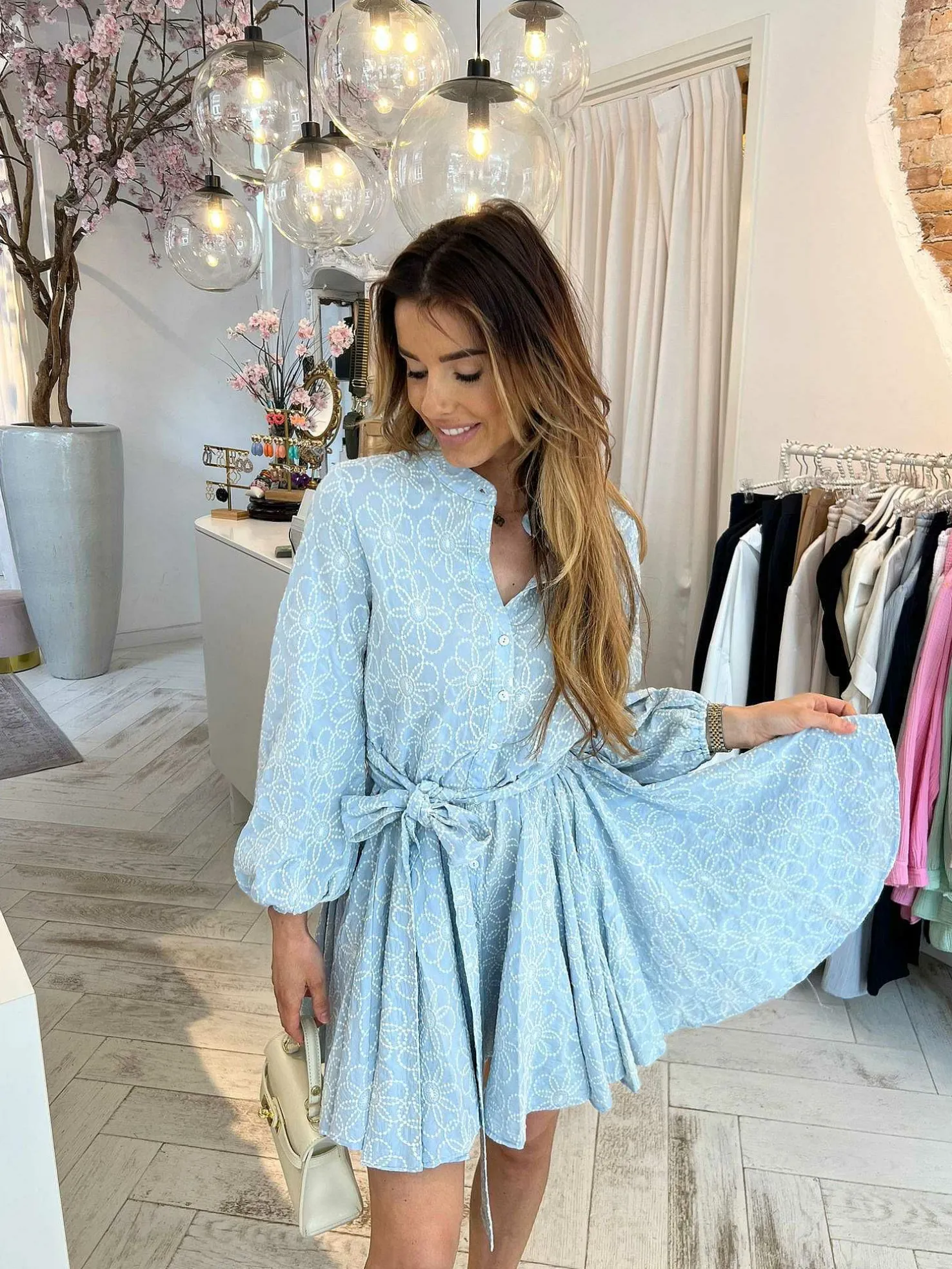 LOF Boutique Jurken>Lizzy Flower Broderie Dress Baby Blue