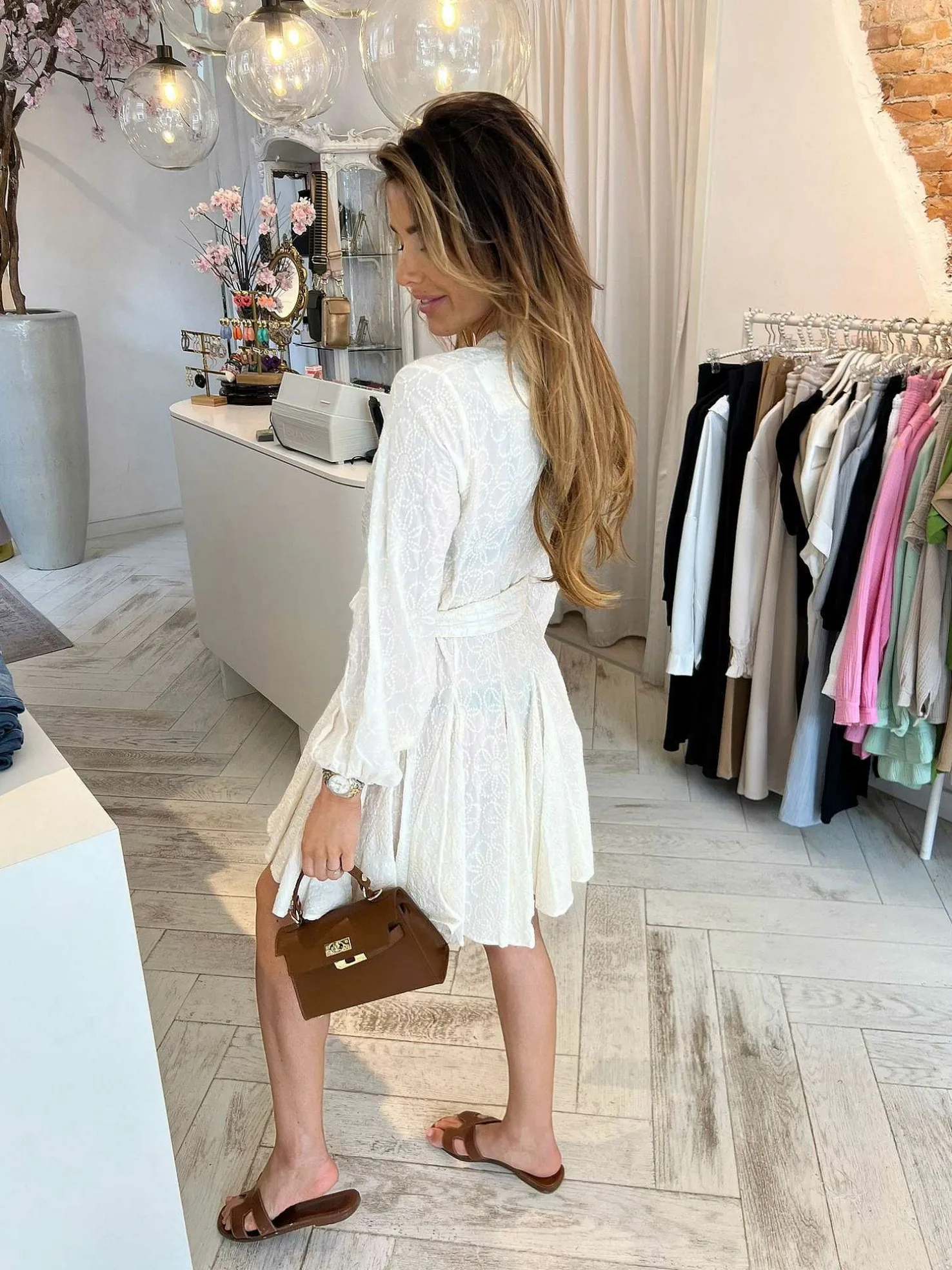 LOF Boutique Jurken>Lizzy Flower Broderie Dress Off White