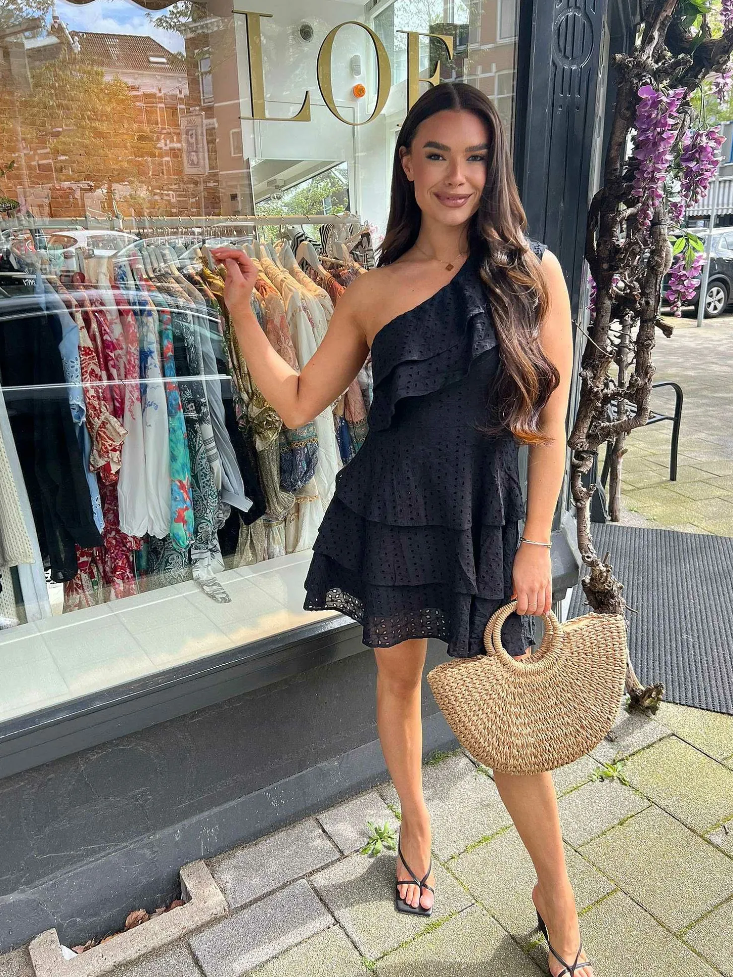 LOF Boutique Jurken>Luna Broderie One Shoulder Dress Black