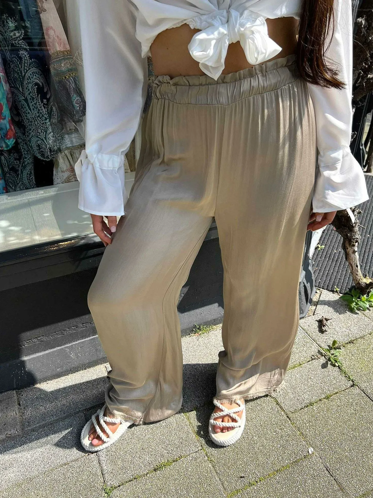 LOF Boutique Broeken>Nala Silky Ruffle Pants Taupe
