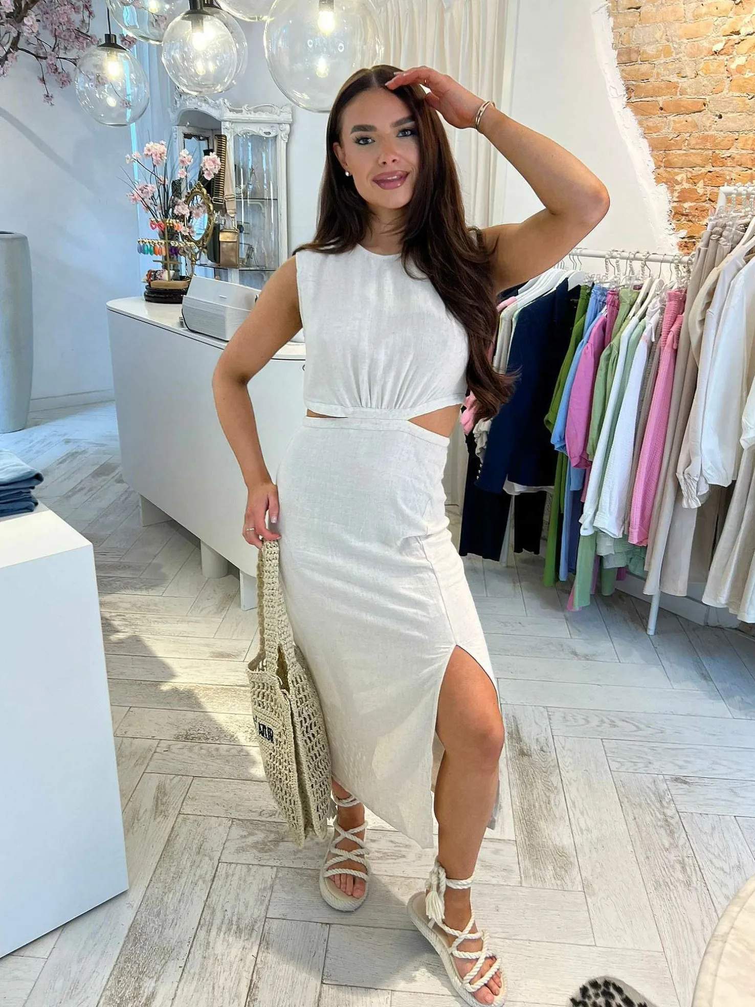 LOF Boutique Jurken>Noor Cut Out Linen Dress Beige