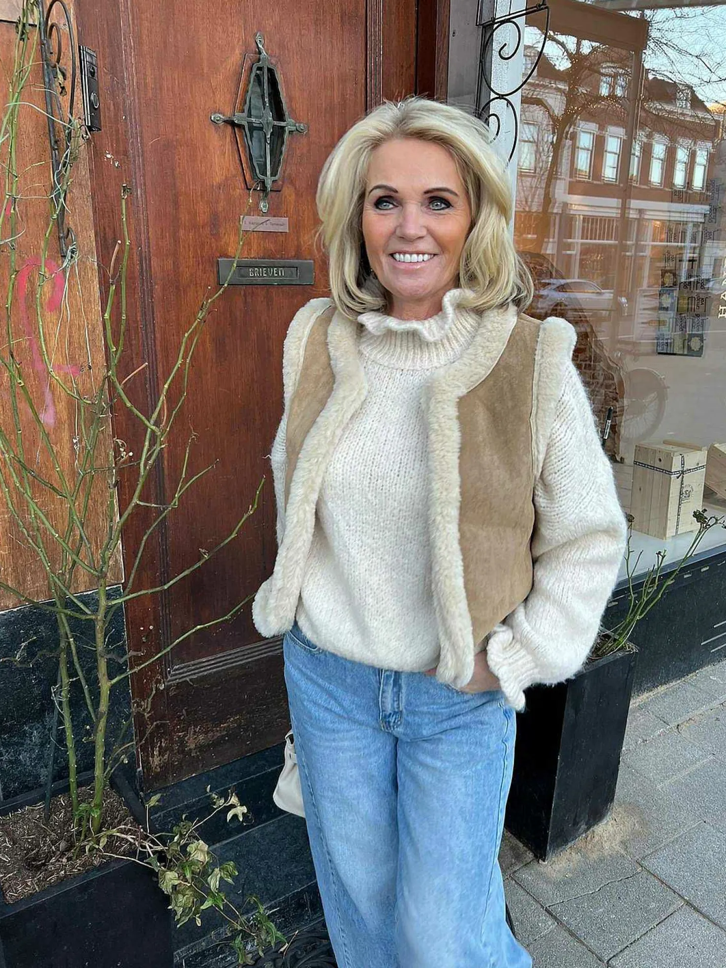 LOF Boutique Gilets>Soft Lammy Gilet Camel